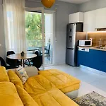 Apartment Dion's *